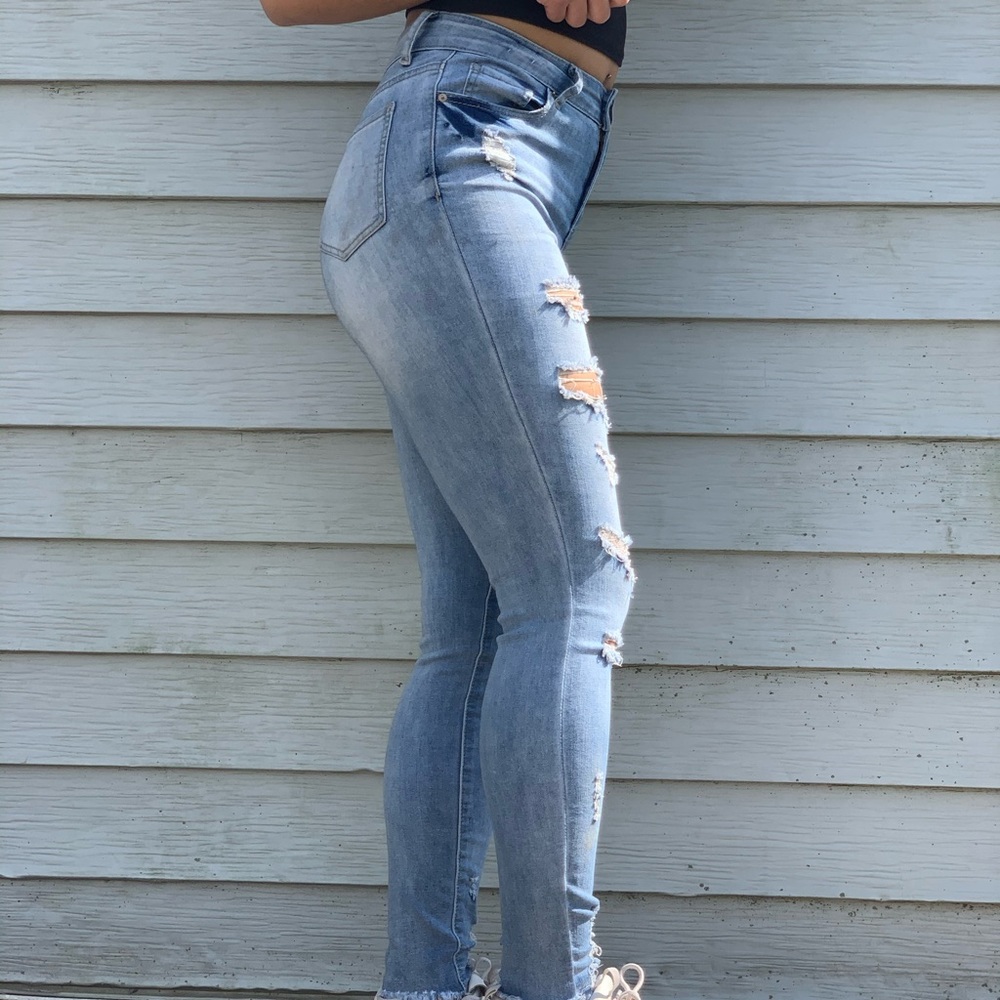 High Rise Super Distressed Jeans - Picture 3 of 4
